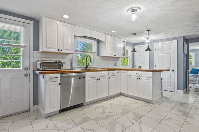 1 Tate Street, Hudson, NH 03051