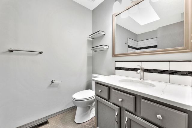 2310 S Prescott St, Wichita, KS 67209