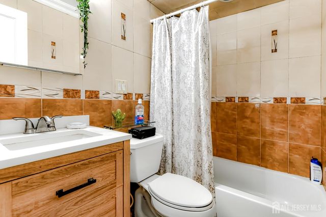 55 S Nelson Avenue S, Piscataway, NJ 08854