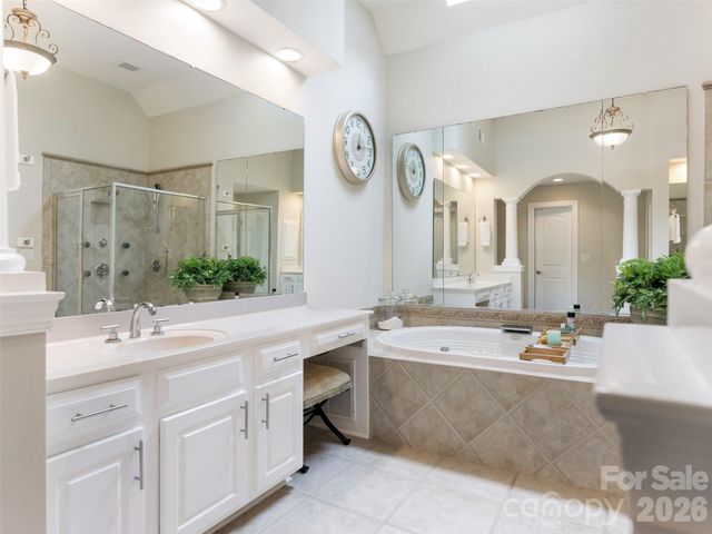 602 Hampshire Hill Road, Matthews, NC 28105