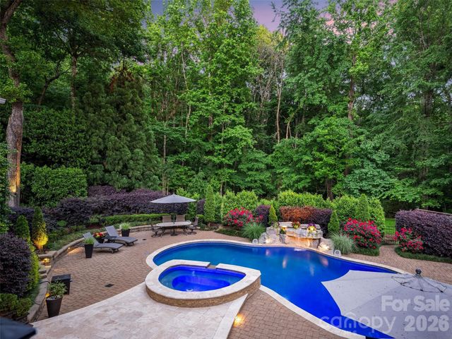 602 Hampshire Hill Road, Matthews, NC 28105