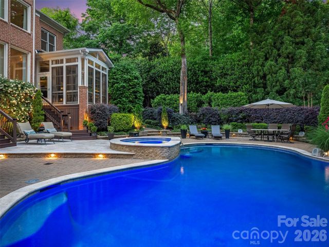 602 Hampshire Hill Road, Matthews, NC 28105