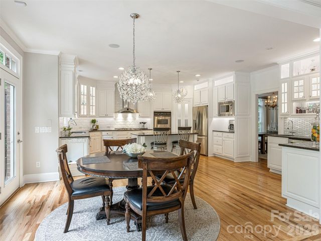 602 Hampshire Hill Road, Matthews, NC 28105
