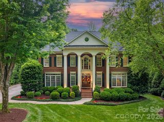 602 Hampshire Hill Road, Matthews, NC 28105
