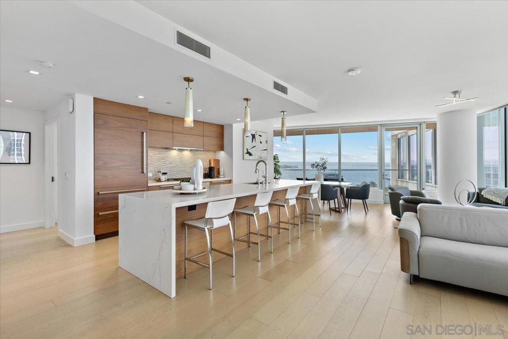888 W E St 1001, San Diego, CA 92101 — exterior