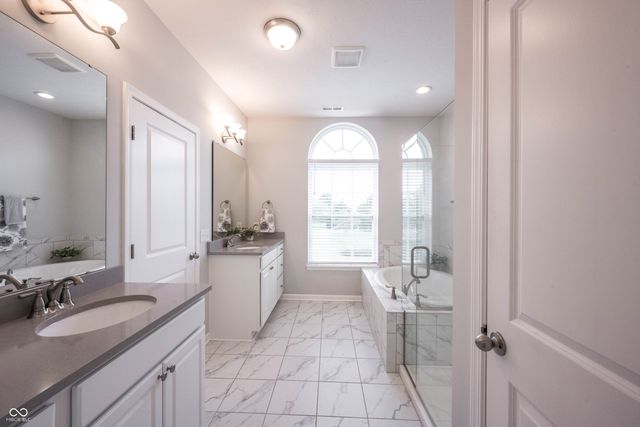 13083 Pennington Road, Fishers, IN 46037