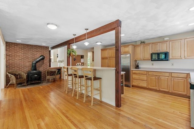78 Carroll Dr, Carlisle, MA 01741