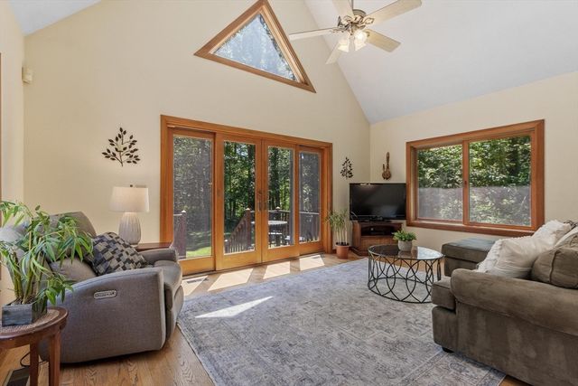 78 Carroll Dr, Carlisle, MA 01741