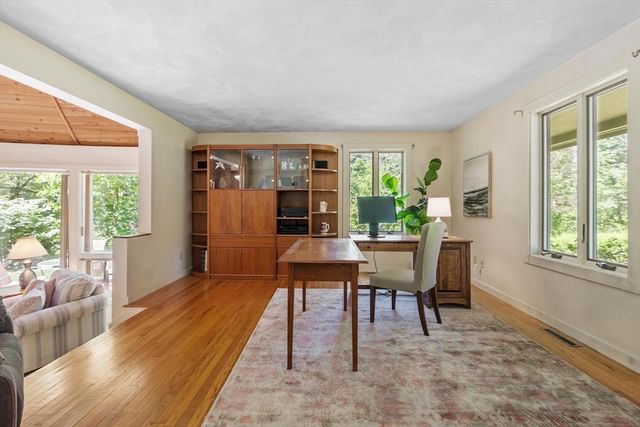 78 Carroll Dr, Carlisle, MA 01741