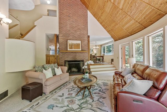 78 Carroll Dr, Carlisle, MA 01741