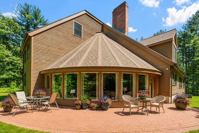 78 Carroll Dr, Carlisle, MA 01741