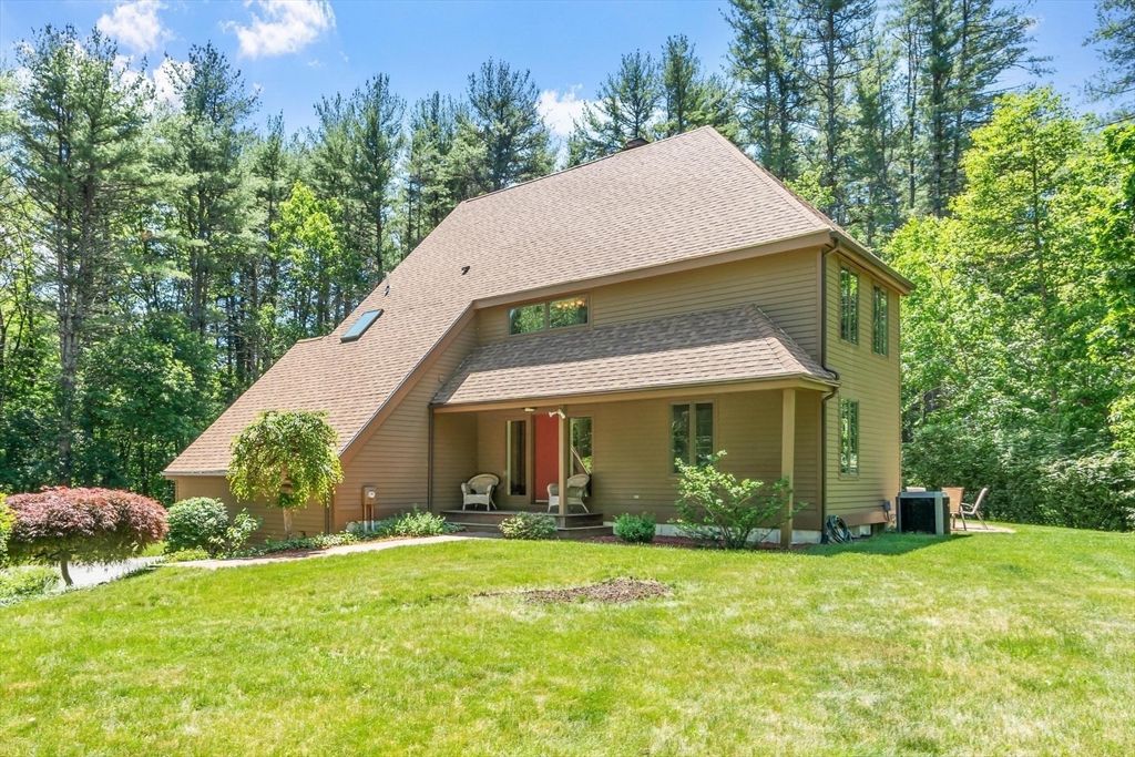 78 Carroll Dr, Carlisle, MA 01741