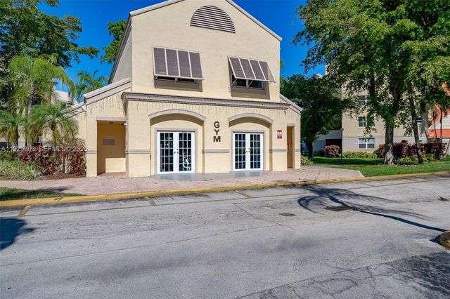 8290 Lake Dr 541, Doral, FL 33166