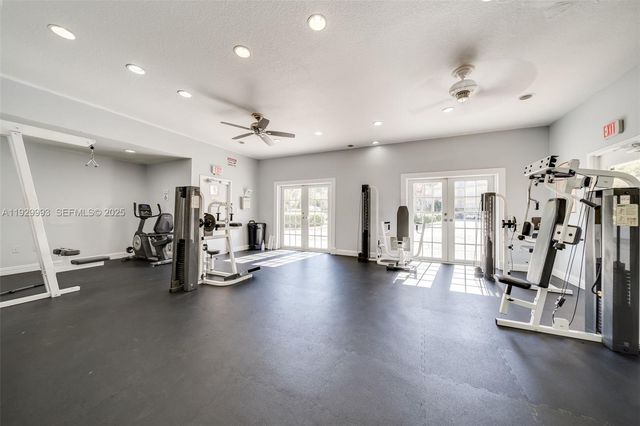 8290 Lake Dr 541, Doral, FL 33166