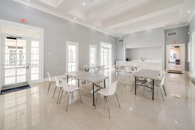 8290 Lake Dr 541, Doral, FL 33166