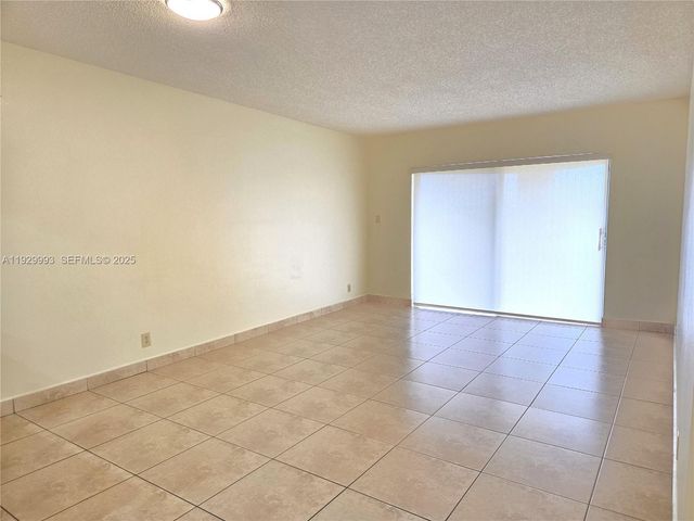 8290 Lake Dr 541, Doral, FL 33166