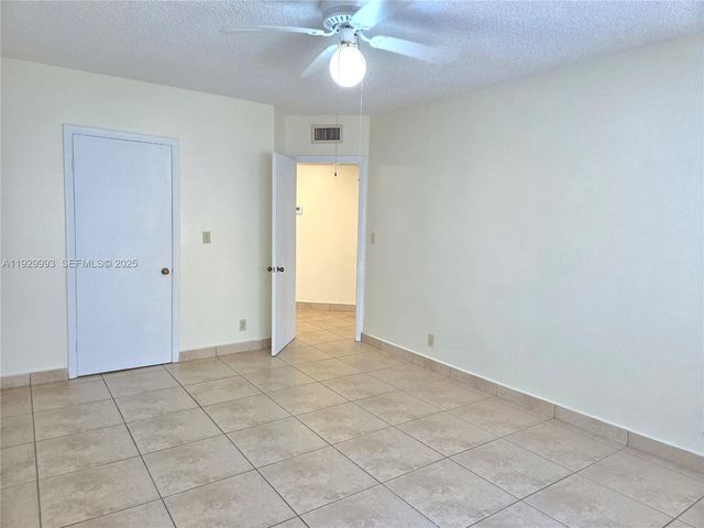 8290 Lake Dr 541, Doral, FL 33166