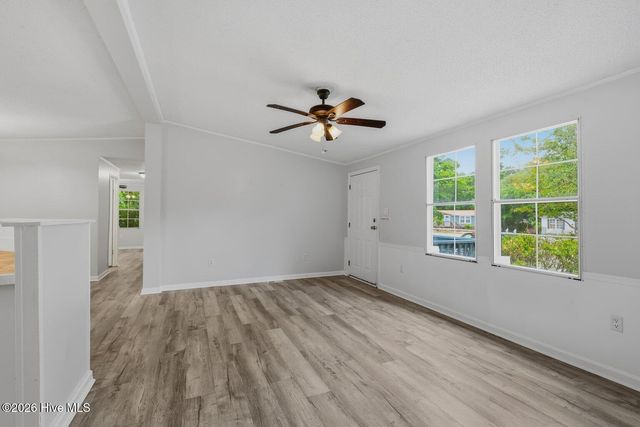 7821 Niffer Lane, Wilmington, NC 28412