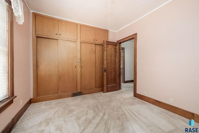 104 W Boynton Ave Avenue, Lennox, SD 57039