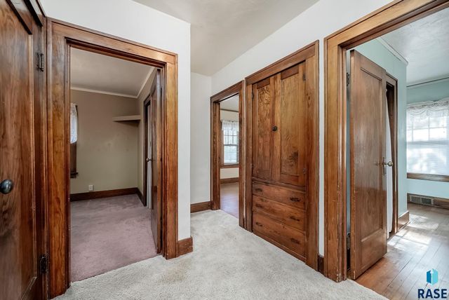 104 W Boynton Ave Avenue, Lennox, SD 57039