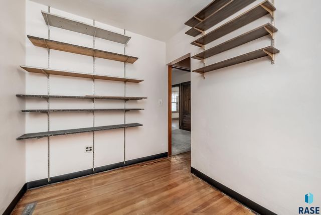 104 W Boynton Ave Avenue, Lennox, SD 57039