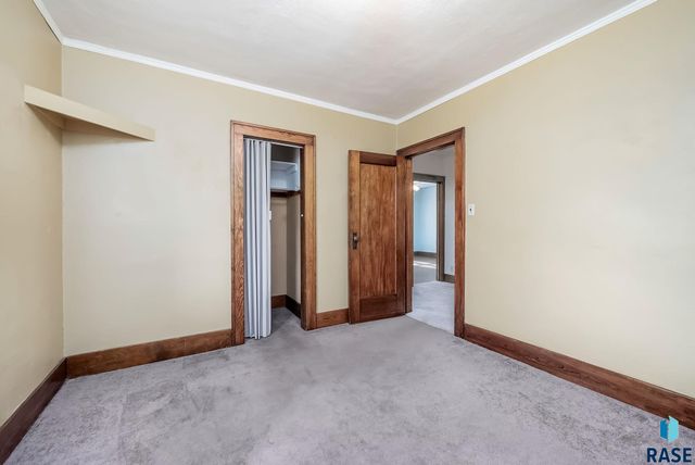 104 W Boynton Ave Avenue, Lennox, SD 57039