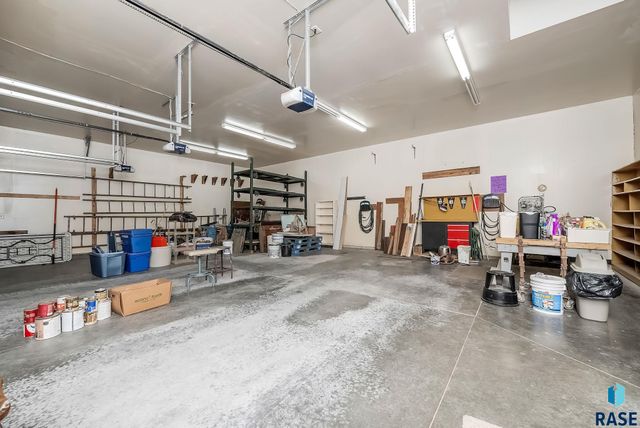 104 W Boynton Ave Avenue, Lennox, SD 57039