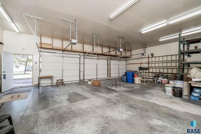 104 W Boynton Ave Avenue, Lennox, SD 57039