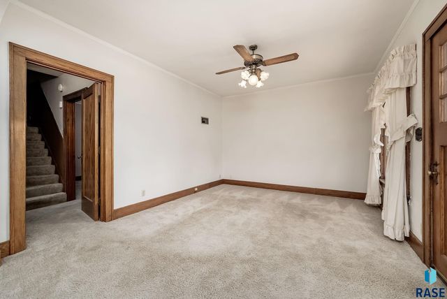 104 W Boynton Ave Avenue, Lennox, SD 57039