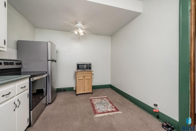 104 W Boynton Ave Avenue, Lennox, SD 57039