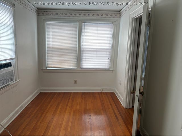 3604 Staunton Avenue Se, Charleston, WV 25304