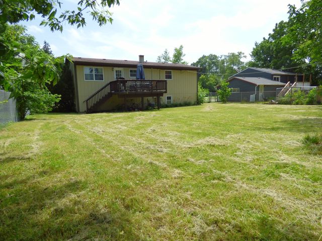 528 W Pheasant Court, Round Lake Beach, IL 60073