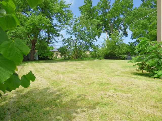 528 W Pheasant Court, Round Lake Beach, IL 60073