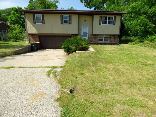 528 W Pheasant Court, Round Lake Beach, IL 60073