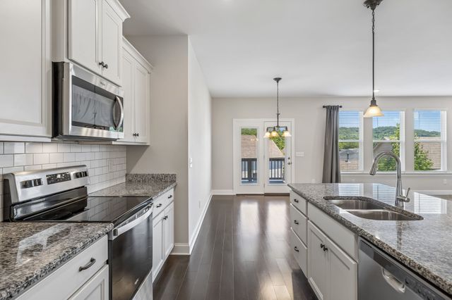 1363 Greenstone Ln, Nashville, TN 37221