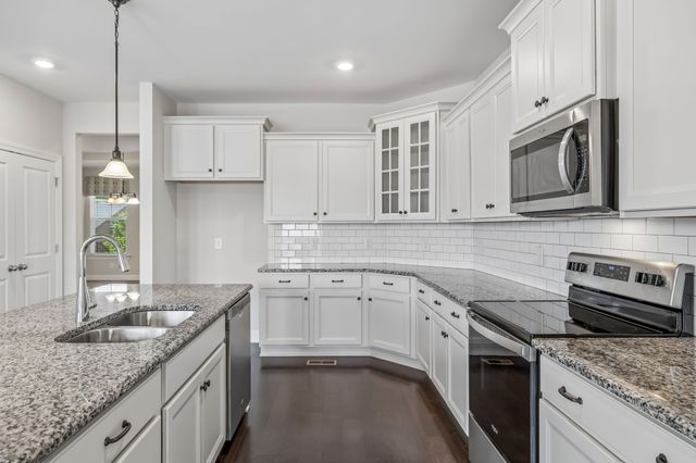 1363 Greenstone Ln, Nashville, TN 37221