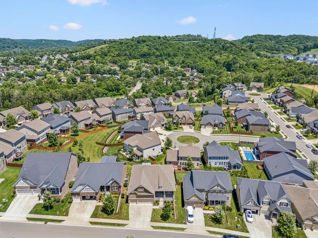 1363 Greenstone Ln, Nashville, TN 37221