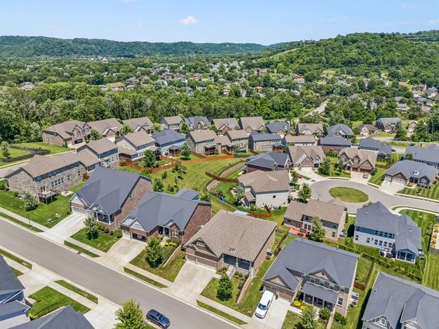 1363 Greenstone Ln, Nashville, TN 37221