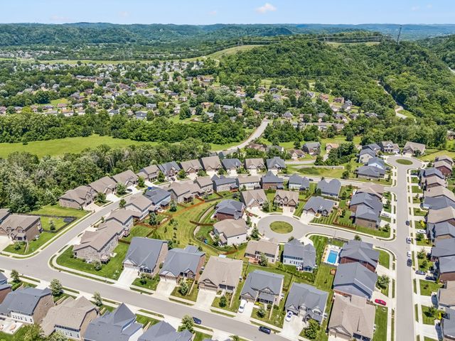 1363 Greenstone Ln, Nashville, TN 37221