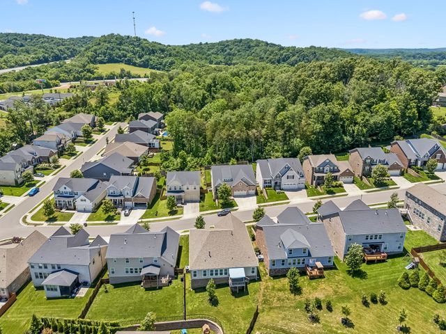 1363 Greenstone Ln, Nashville, TN 37221
