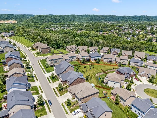 1363 Greenstone Ln, Nashville, TN 37221