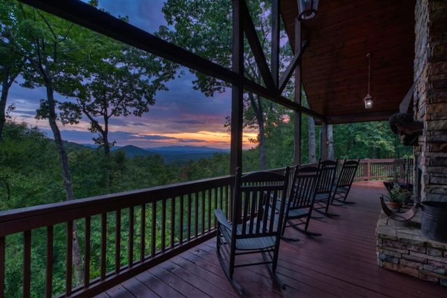 1579 Mangums Trail, Blue Ridge, GA 30513