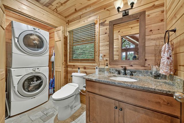 1579 Mangums Trail, Blue Ridge, GA 30513