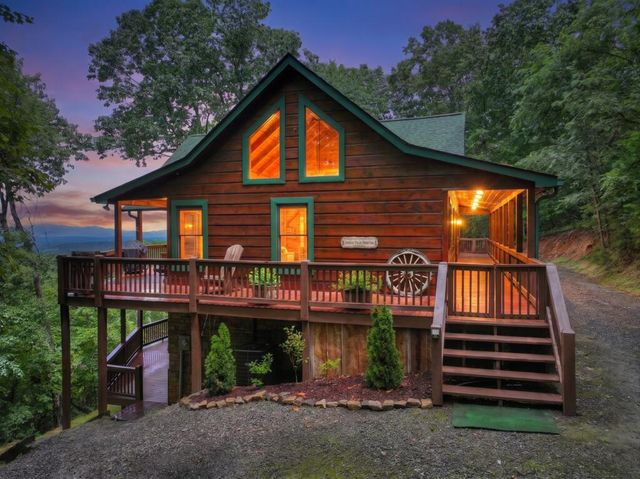 1579 Mangums Trail, Blue Ridge, GA 30513