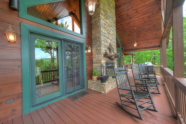 1579 Mangums Trail, Blue Ridge, GA 30513