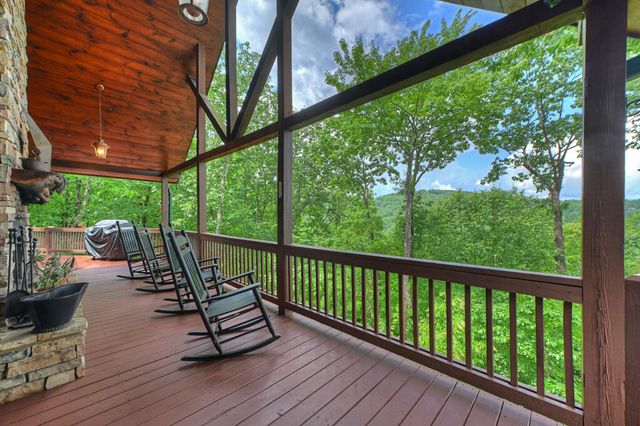 1579 Mangums Trail, Blue Ridge, GA 30513