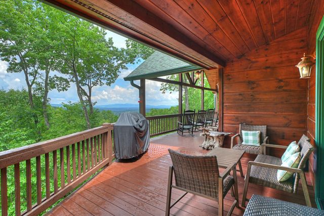 1579 Mangums Trail, Blue Ridge, GA 30513
