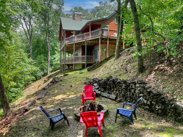1579 Mangums Trail, Blue Ridge, GA 30513