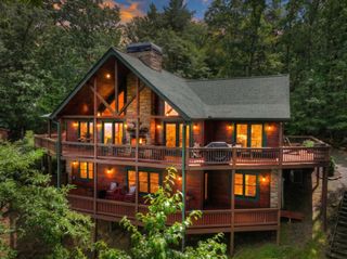 1579 Mangums Trail, Blue Ridge, GA 30513