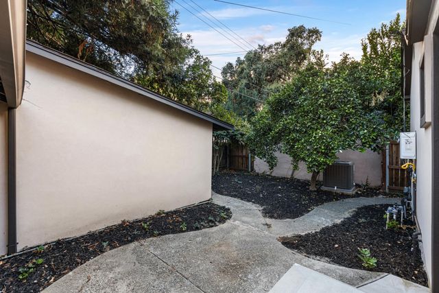 1640 9th Ave, Sacramento, CA 95818